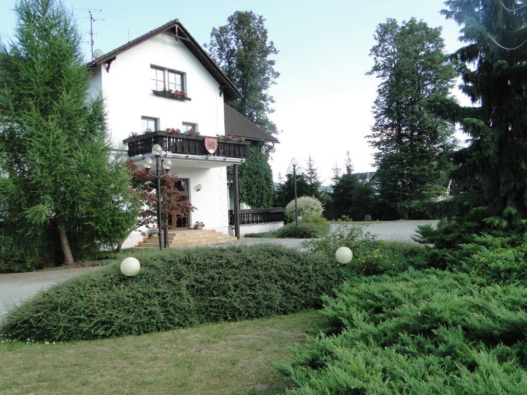 Villa Zerotin Penzion Bed & Breakfast Велке Лосіни Екстер'єр фото