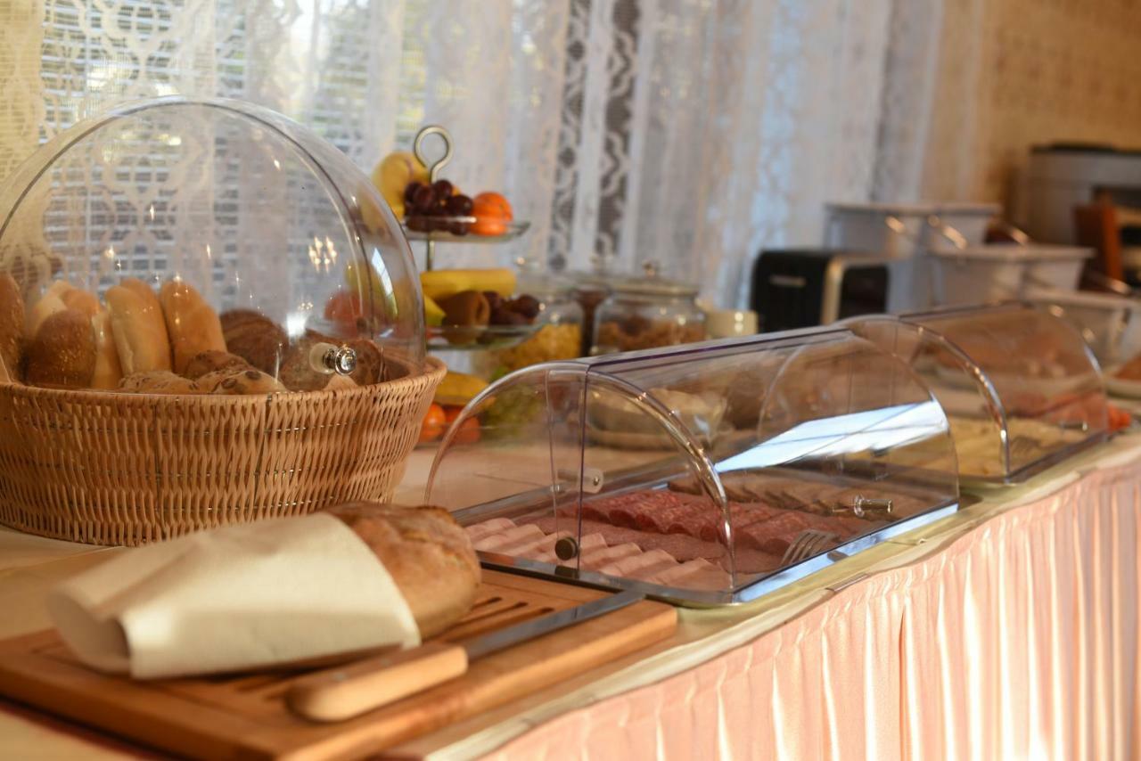 Villa Zerotin Penzion Bed & Breakfast Велке Лосіни Екстер'єр фото